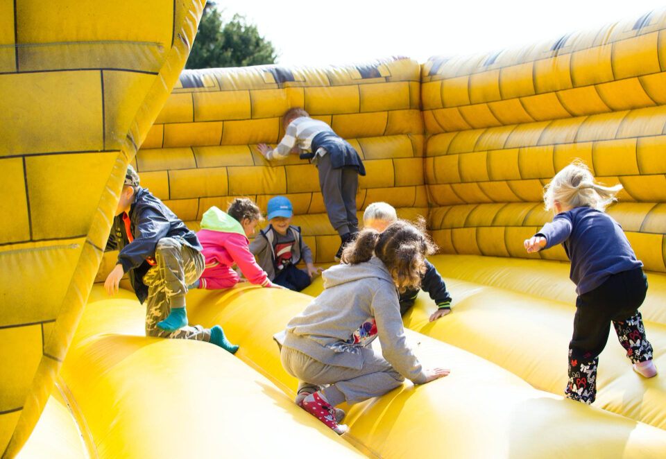 Cosa sapere prima di noleggiare un gonfiabile